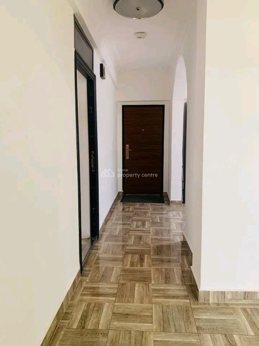 a 2 Room All Ensuite Commercial Space Facing The Roadside, North Labone, Accra, Commercial Property for Rent