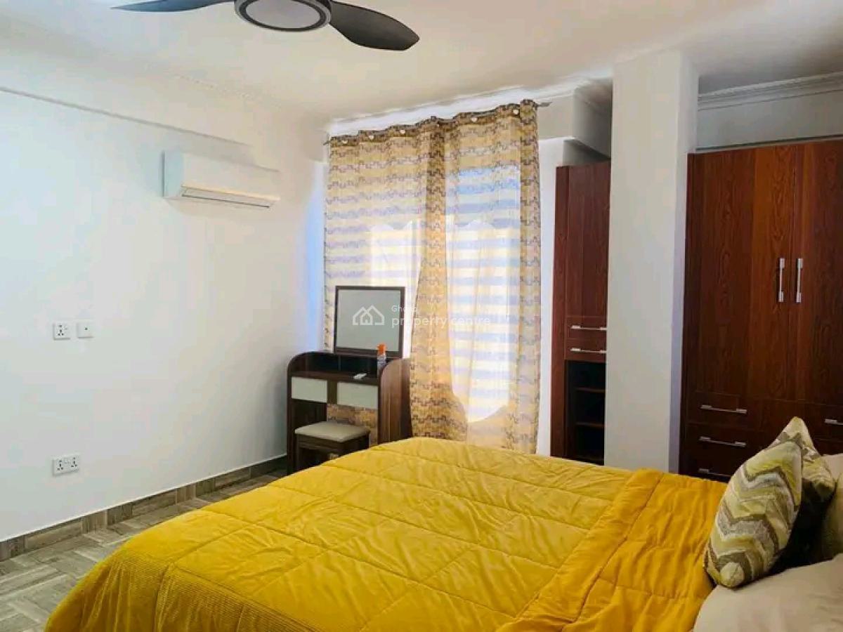 a 2 Room All Ensuite Commercial Space Facing The Roadside, North Labone, Accra, Commercial Property for Rent