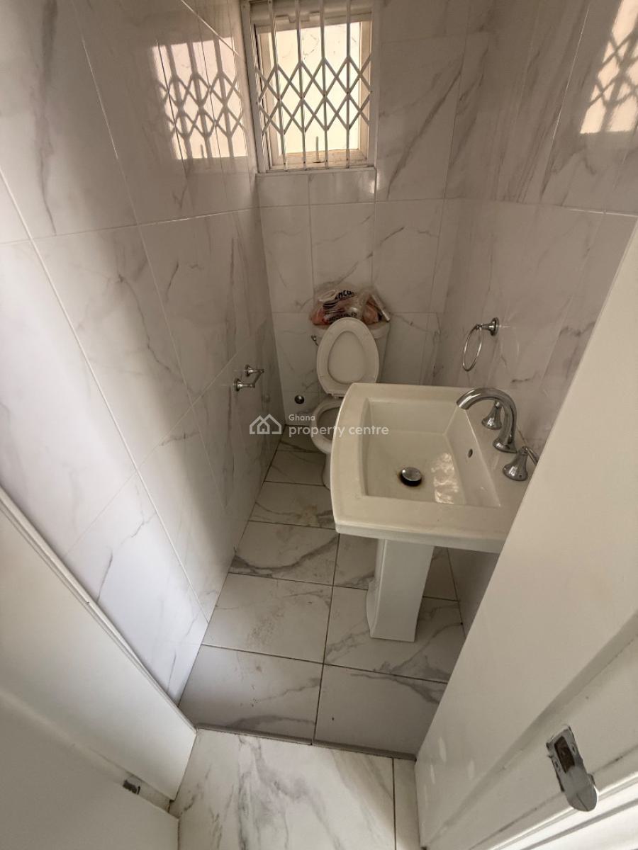 Osu Oxfords Street 5 Bedrooms House, Oxfords Street, Osu, Accra, House for Rent
