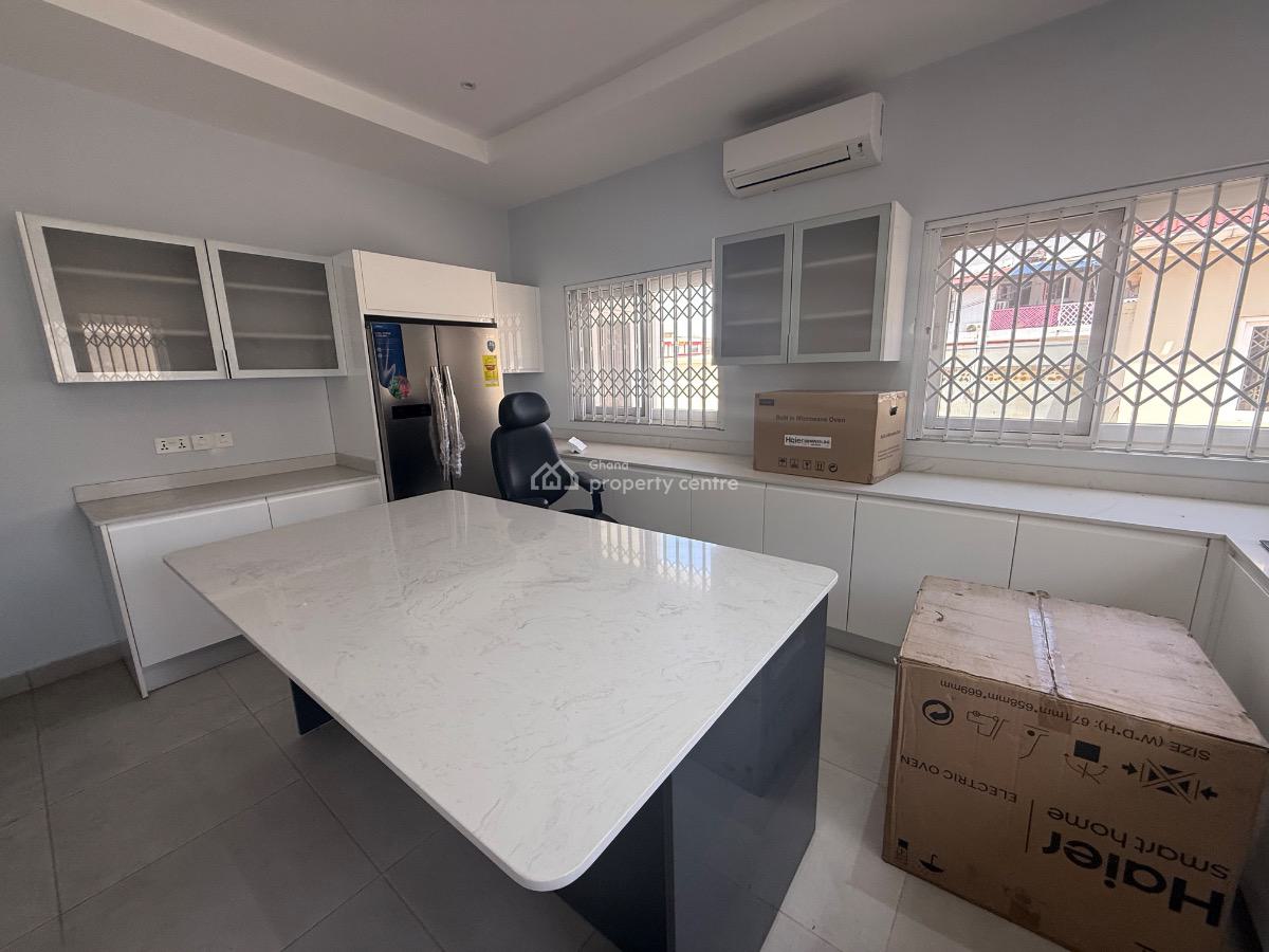 Osu Oxfords Street 5 Bedrooms House, Oxfords Street, Osu, Accra, House for Rent