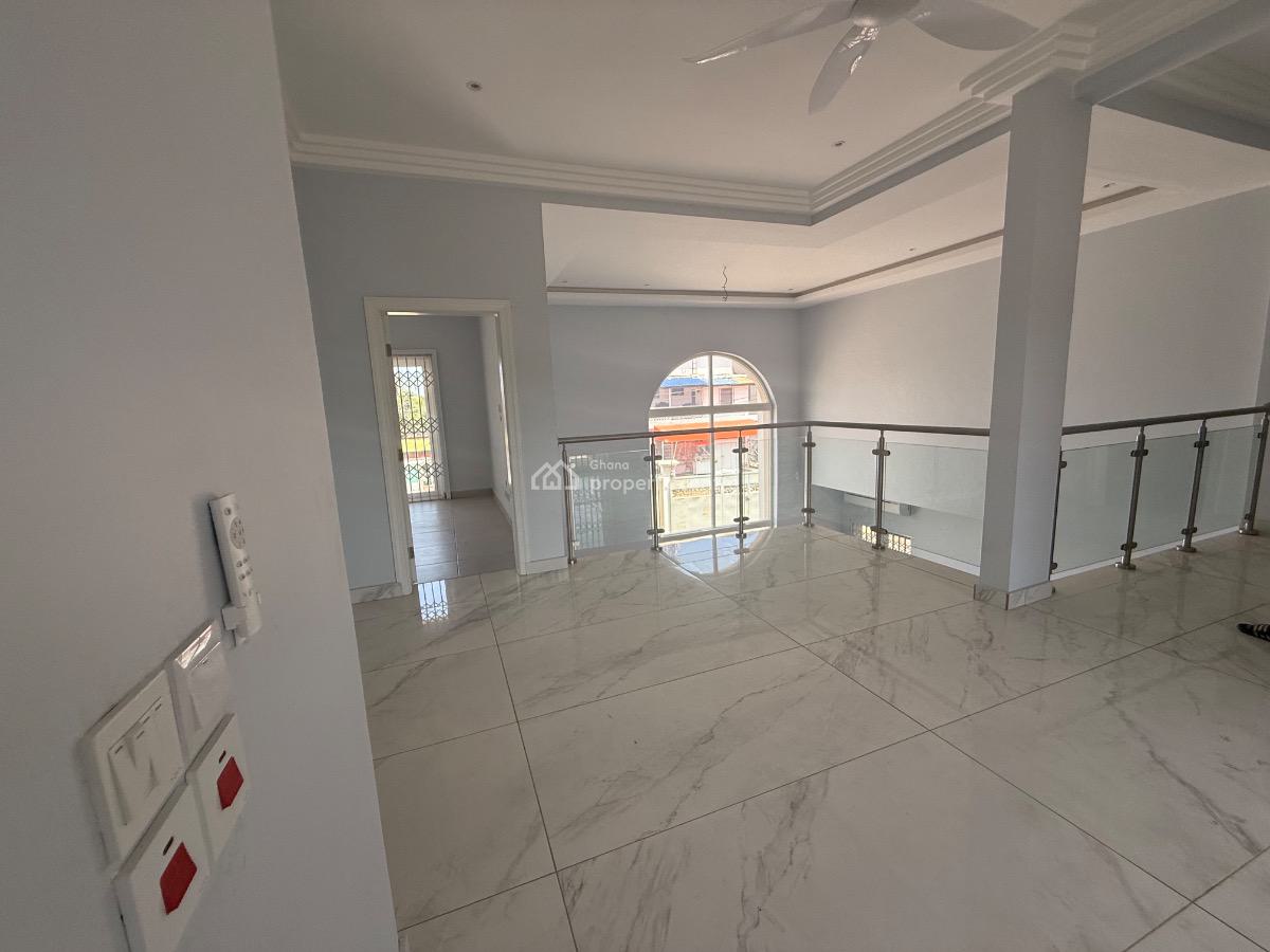 Osu Oxfords Street 5 Bedrooms House, Oxfords Street, Osu, Accra, House for Rent