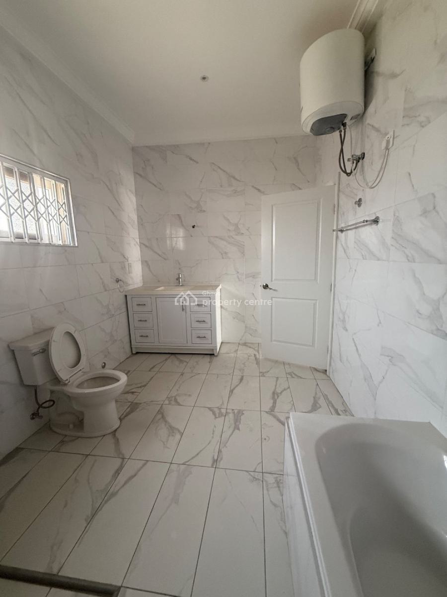 Osu Oxfords Street 5 Bedrooms House, Oxfords Street, Osu, Accra, House for Rent