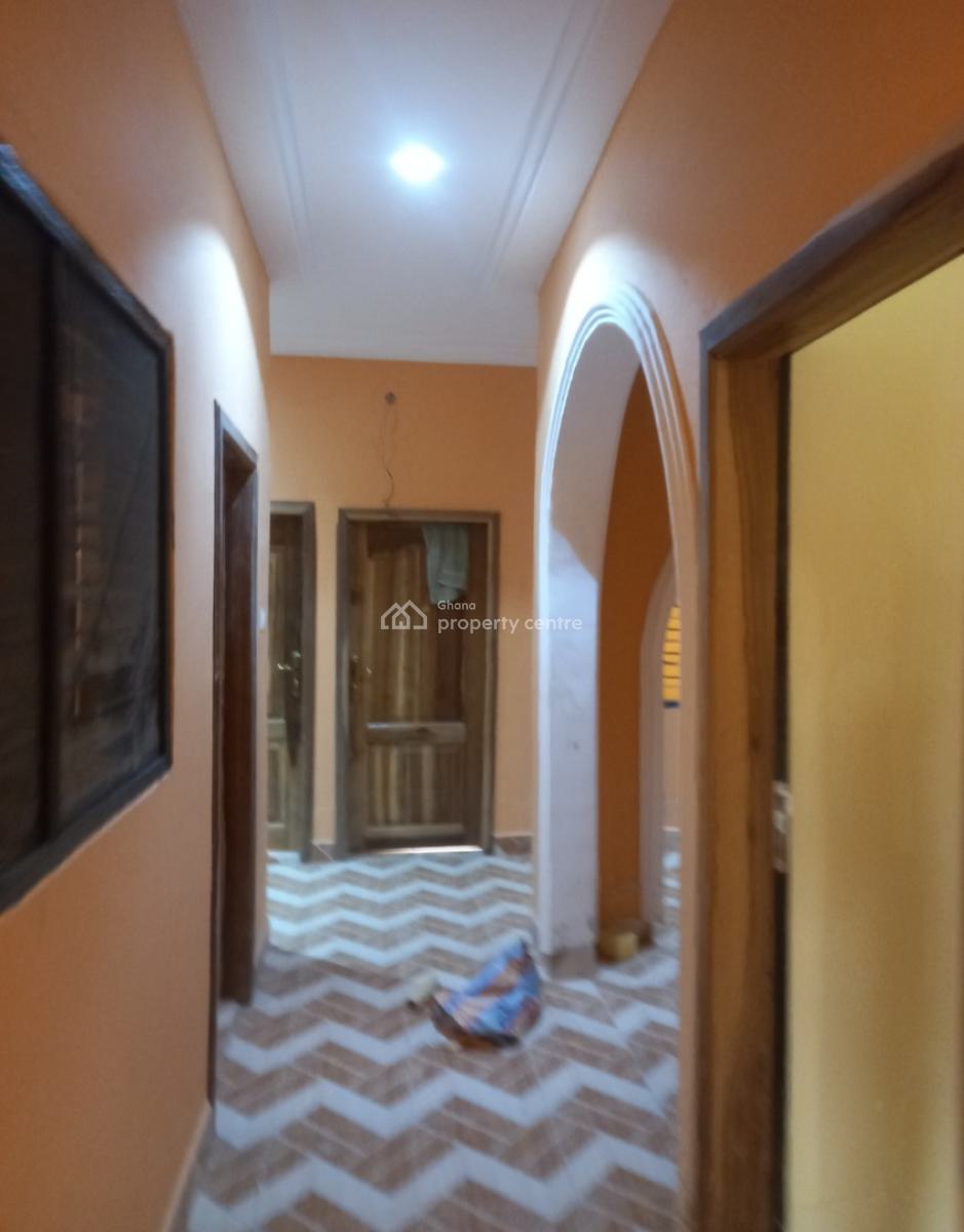 4 Bedrooms ( Newly Built), Trede, on Santasi Road., Kumasi Metropolitan, Ashanti, House for Sale