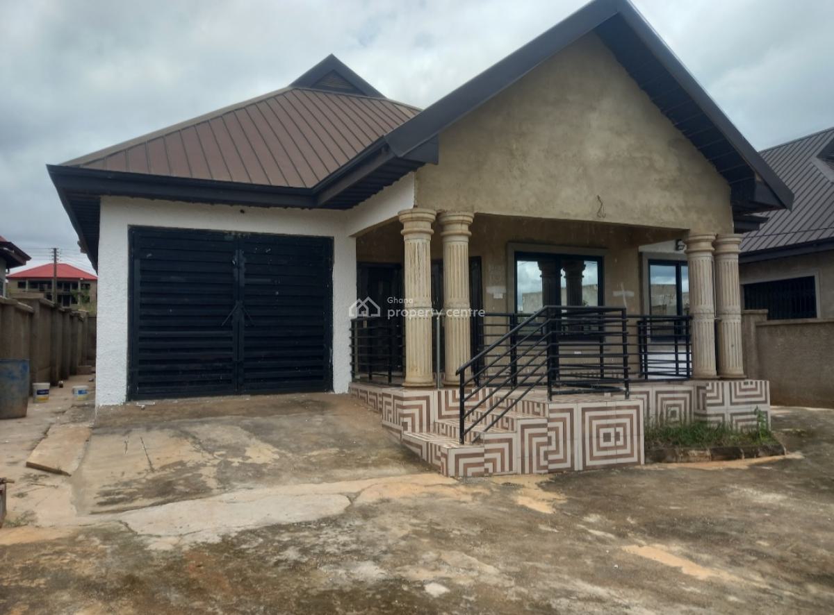4 Bedrooms ( Newly Built), Trede, on Santasi Road., Kumasi Metropolitan, Ashanti, House for Sale