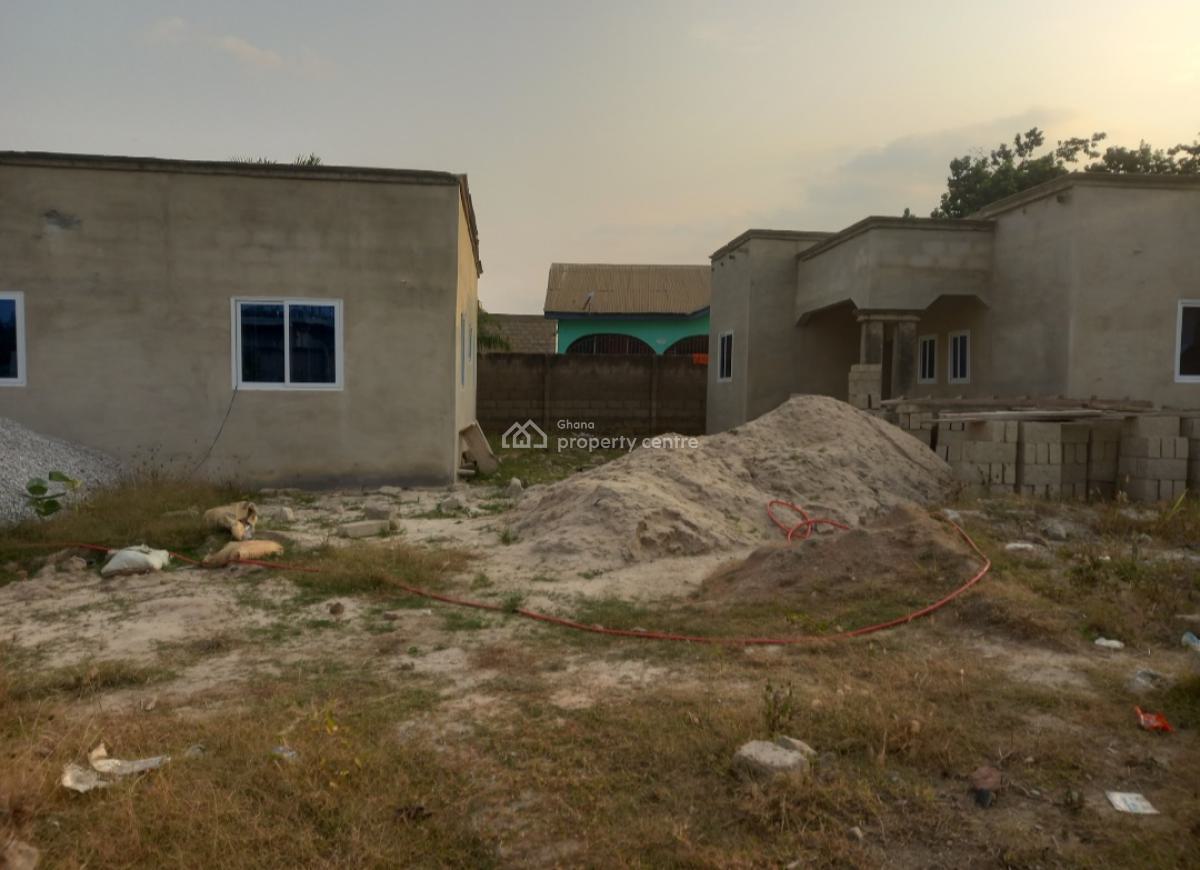 6 Bedrooms  ( 2 Separate Houses), Asuofia Asaaman,  on Abrepo Road., Kumasi Metropolitan, Ashanti, House for Sale