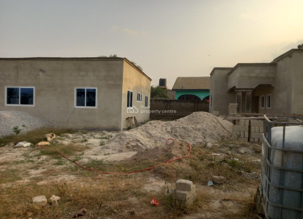 6 Bedrooms  ( 2 Separate Houses), Asuofia Asaaman,  on Abrepo Road., Kumasi Metropolitan, Ashanti, House for Sale