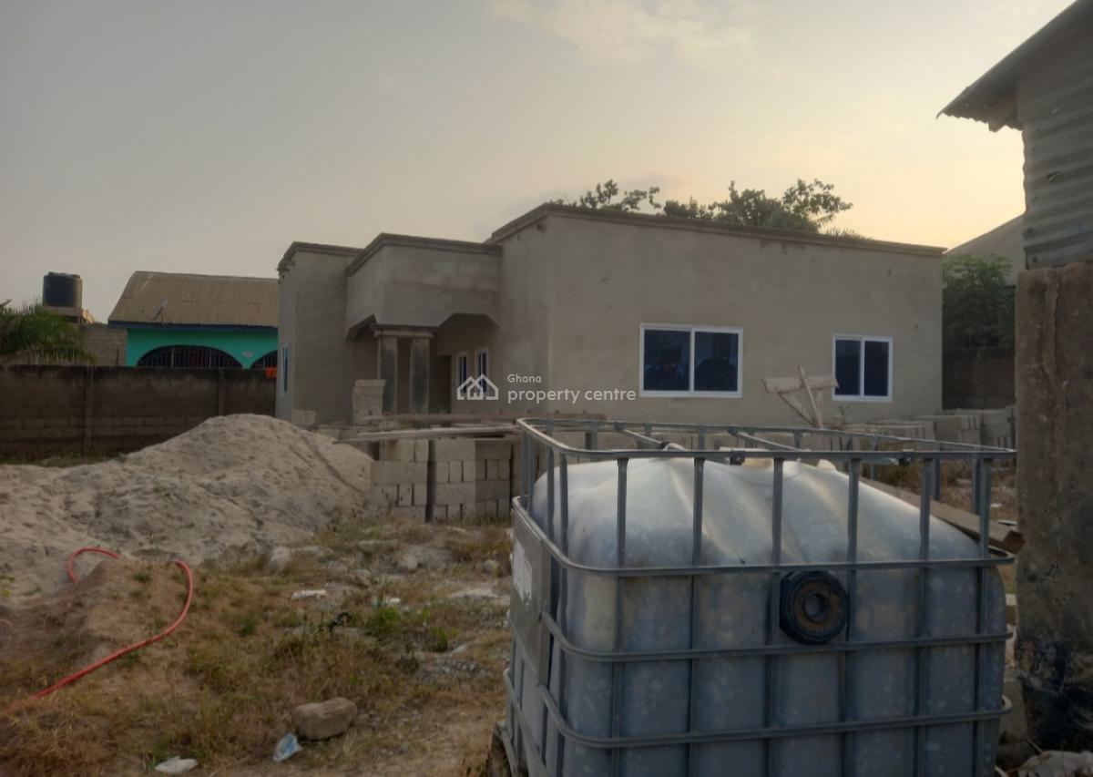 6 Bedrooms  ( 2 Separate Houses), Asuofia Asaaman,  on Abrepo Road., Kumasi Metropolitan, Ashanti, House for Sale