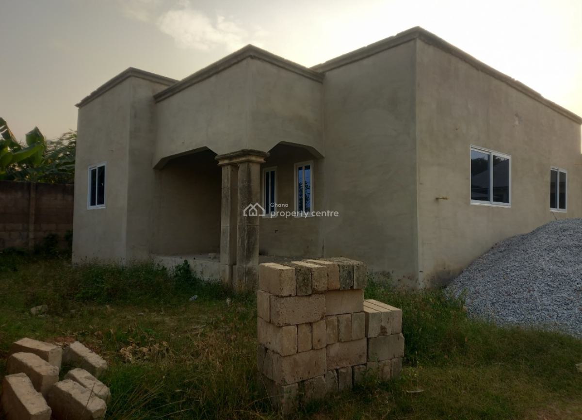 6 Bedrooms  ( 2 Separate Houses), Asuofia Asaaman,  on Abrepo Road., Kumasi Metropolitan, Ashanti, House for Sale