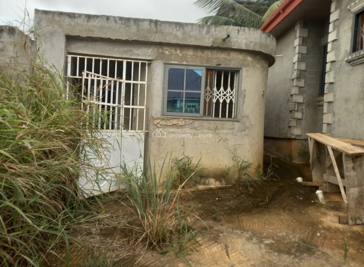6 Bedrooms, Nkronsa, on Santasi Anwiankwanta Road., Kumasi Metropolitan, Ashanti, House for Sale