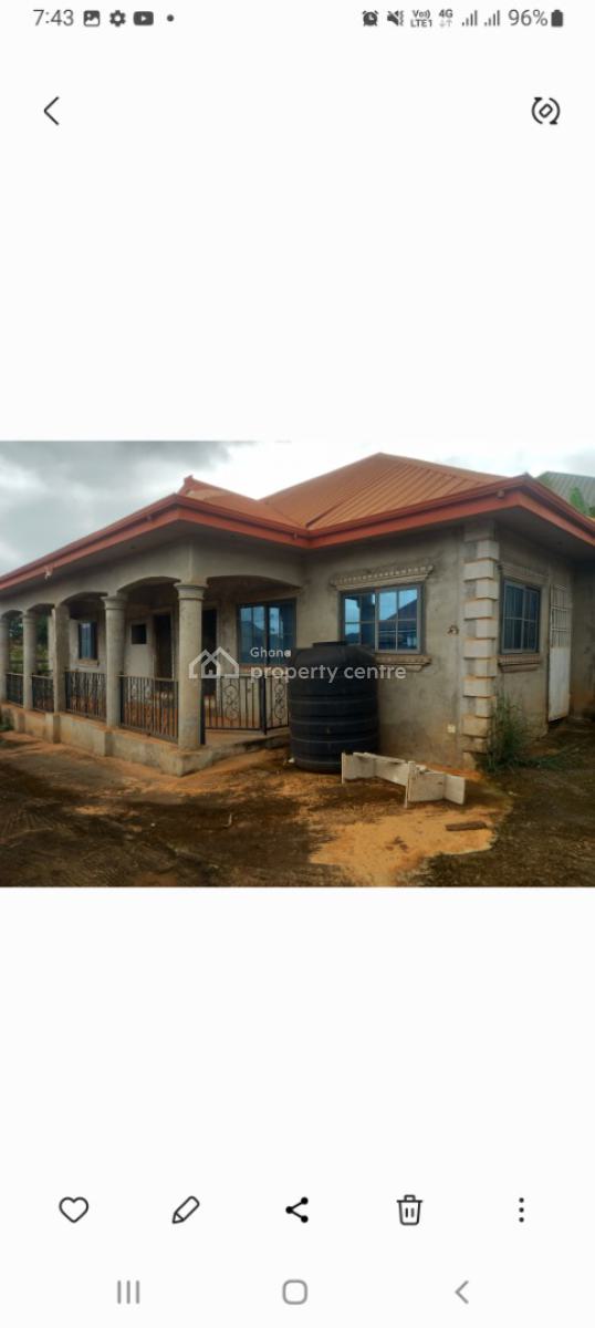 6 Bedrooms, Nkronsa, on Santasi Anwiankwanta Road., Kumasi Metropolitan, Ashanti, House for Sale