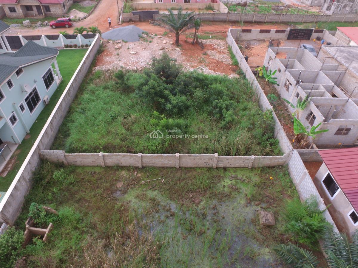 Plot of Land in a Good Location at Oyarifa., Oyarifa Road, Oyarifa, La Nkwantanang Madina Municipal, Accra, Residential Land for Sale