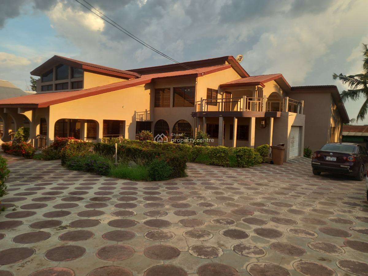 7 Bedrooms, Fumesua, on Tech Ejisu Road., Kumasi Metropolitan, Ashanti, House for Sale