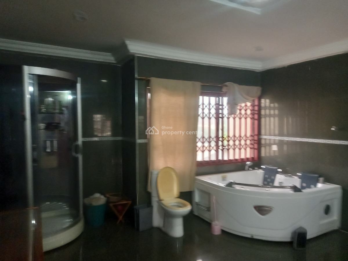 7 Bedrooms, Fumesua, on Tech Ejisu Road., Kumasi Metropolitan, Ashanti, House for Sale