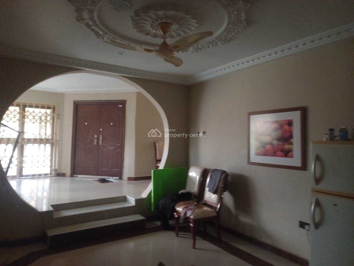 7 Bedrooms, Fumesua, on Tech Ejisu Road., Kumasi Metropolitan, Ashanti, House for Sale