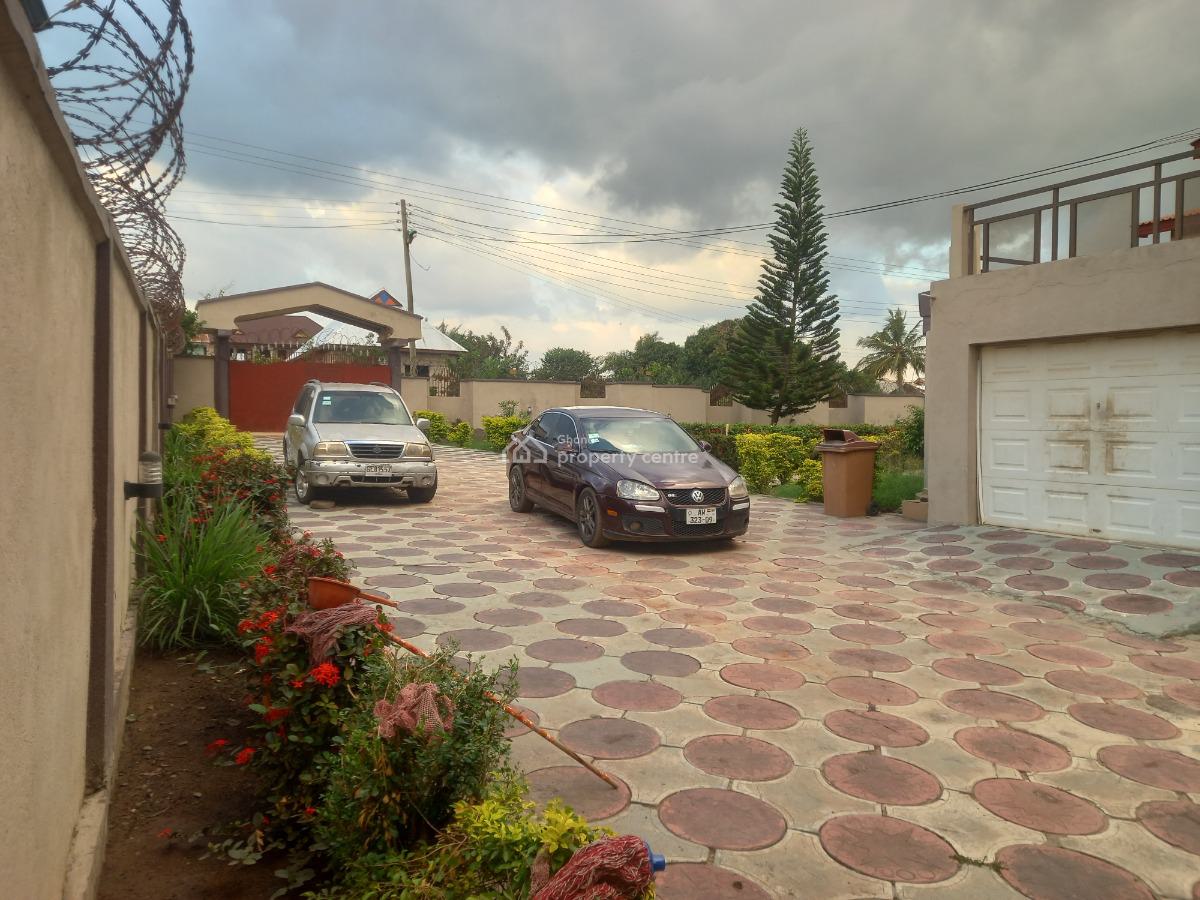 7 Bedrooms, Fumesua, on Tech Ejisu Road., Kumasi Metropolitan, Ashanti, House for Sale
