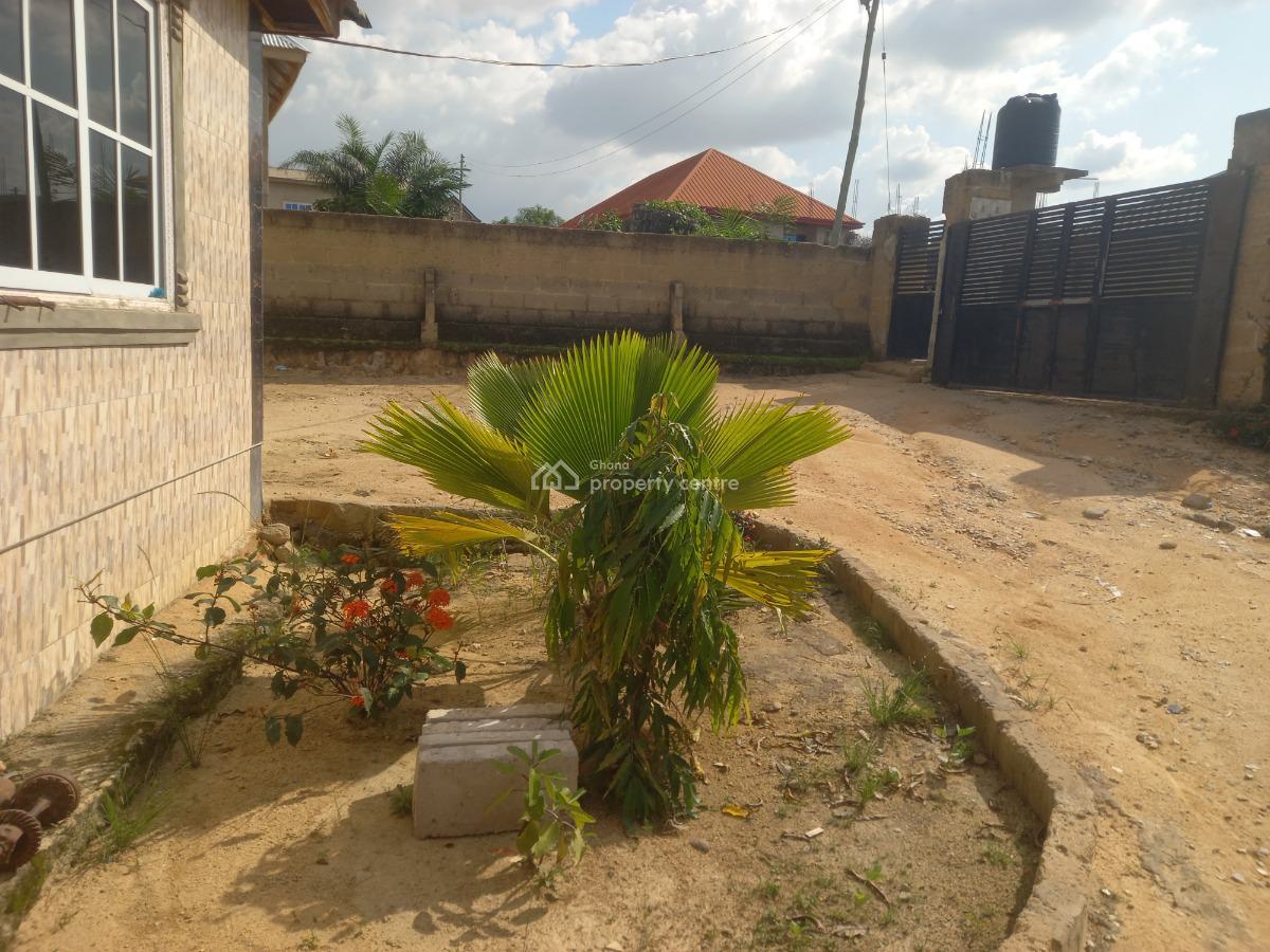 6 Bedrooms, Kodie, Near Kronum Afrancho, on Kumasi Offinso Road, Kumasi Metropolitan, Ashanti, House for Sale