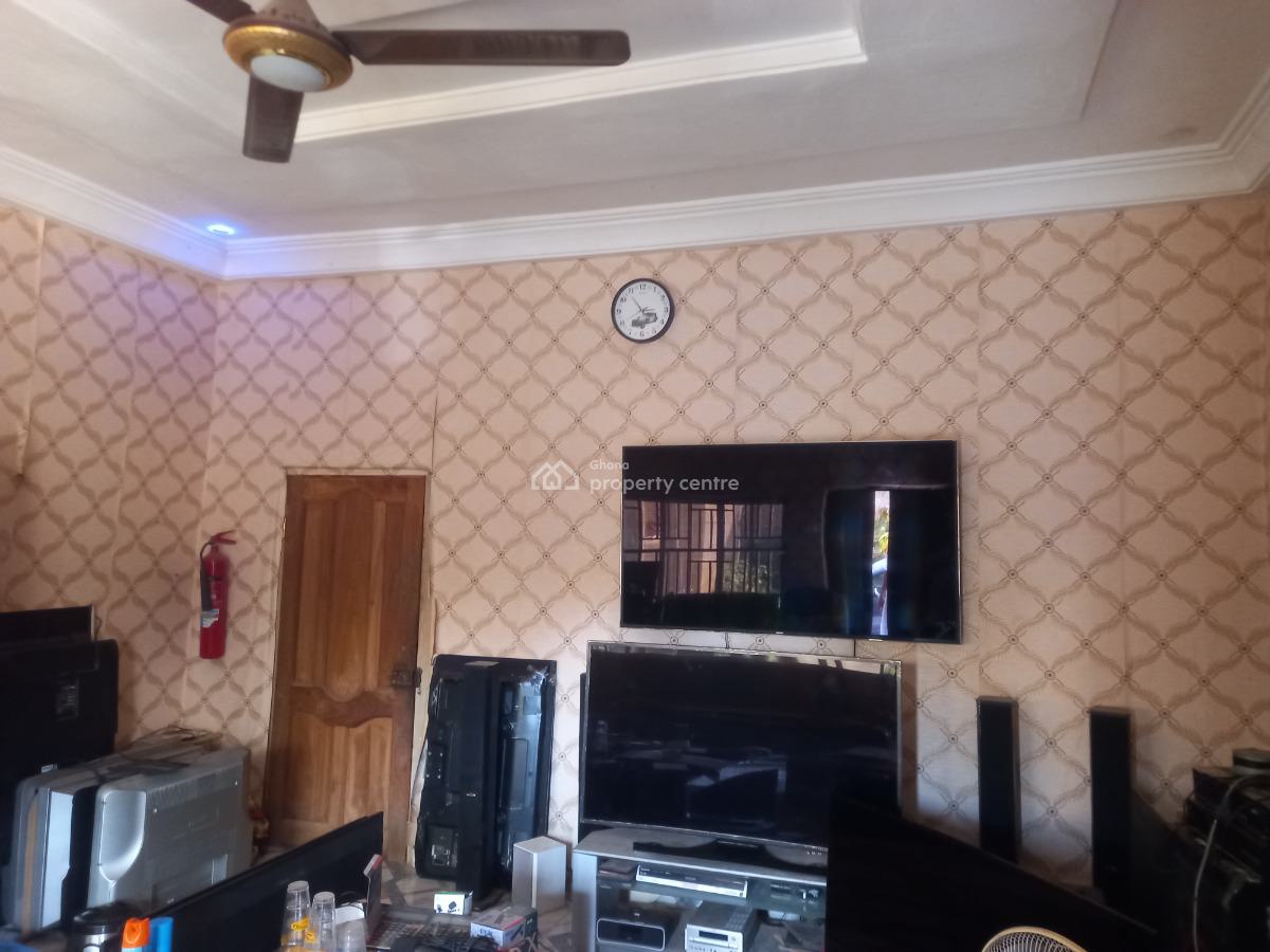 6 Bedrooms, Kodie, Near Kronum Afrancho, on Kumasi Offinso Road, Kumasi Metropolitan, Ashanti, House for Sale