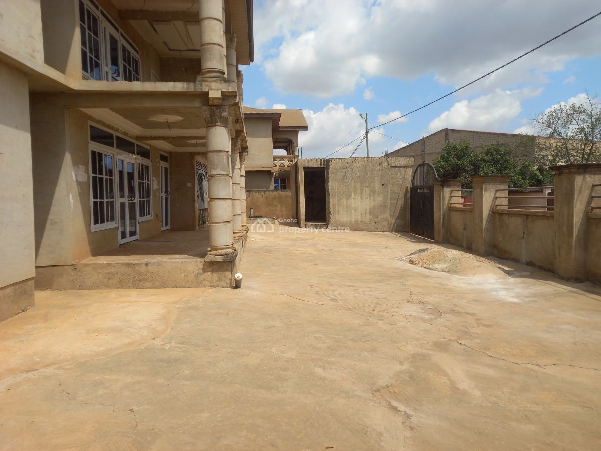 10 Bedrooms, Afrancho ( Township), Near Kronum Suame., Kumasi Metropolitan, Ashanti, House for Sale