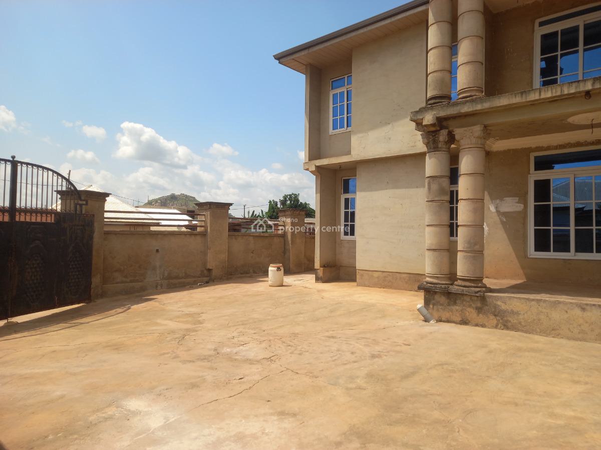 10 Bedrooms, Afrancho ( Township), Near Kronum Suame., Kumasi Metropolitan, Ashanti, House for Sale