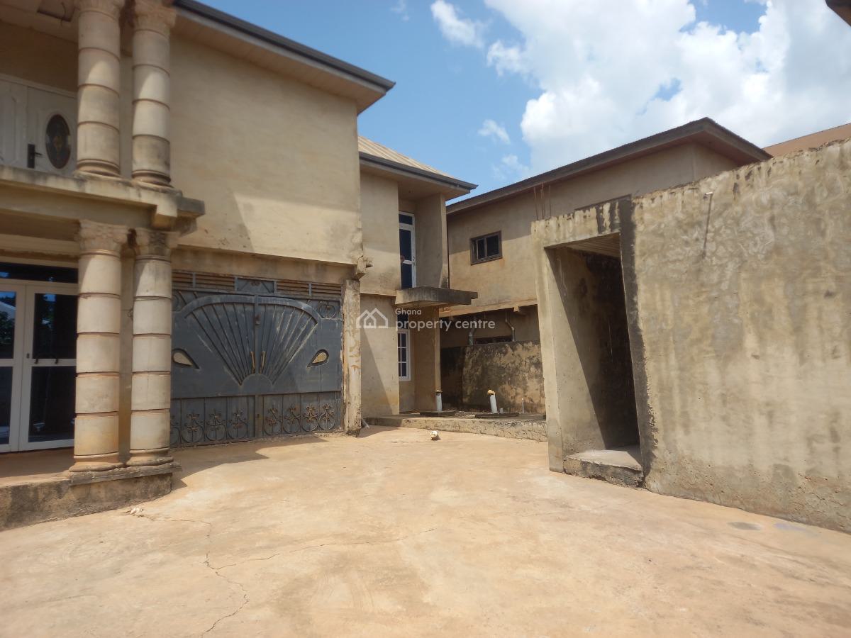 10 Bedrooms, Afrancho ( Township), Near Kronum Suame., Kumasi Metropolitan, Ashanti, House for Sale
