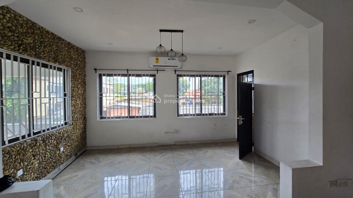 Executive 4 Bedrooms, Osu, Accra, House for Rent