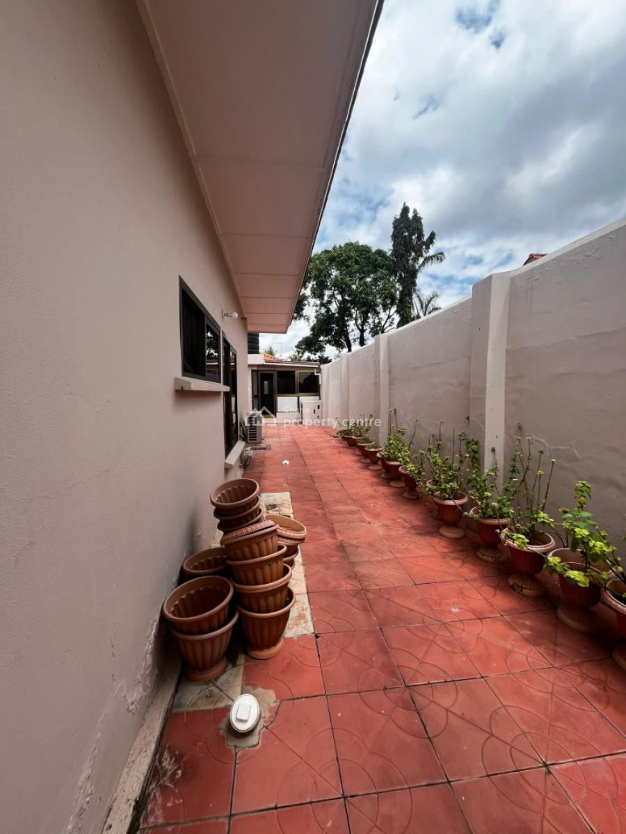 Luxury 4-bedroom House  in East Airport, East Airport, East Airport, Airport Residential Area, Accra, Detached Bungalow for Sale
