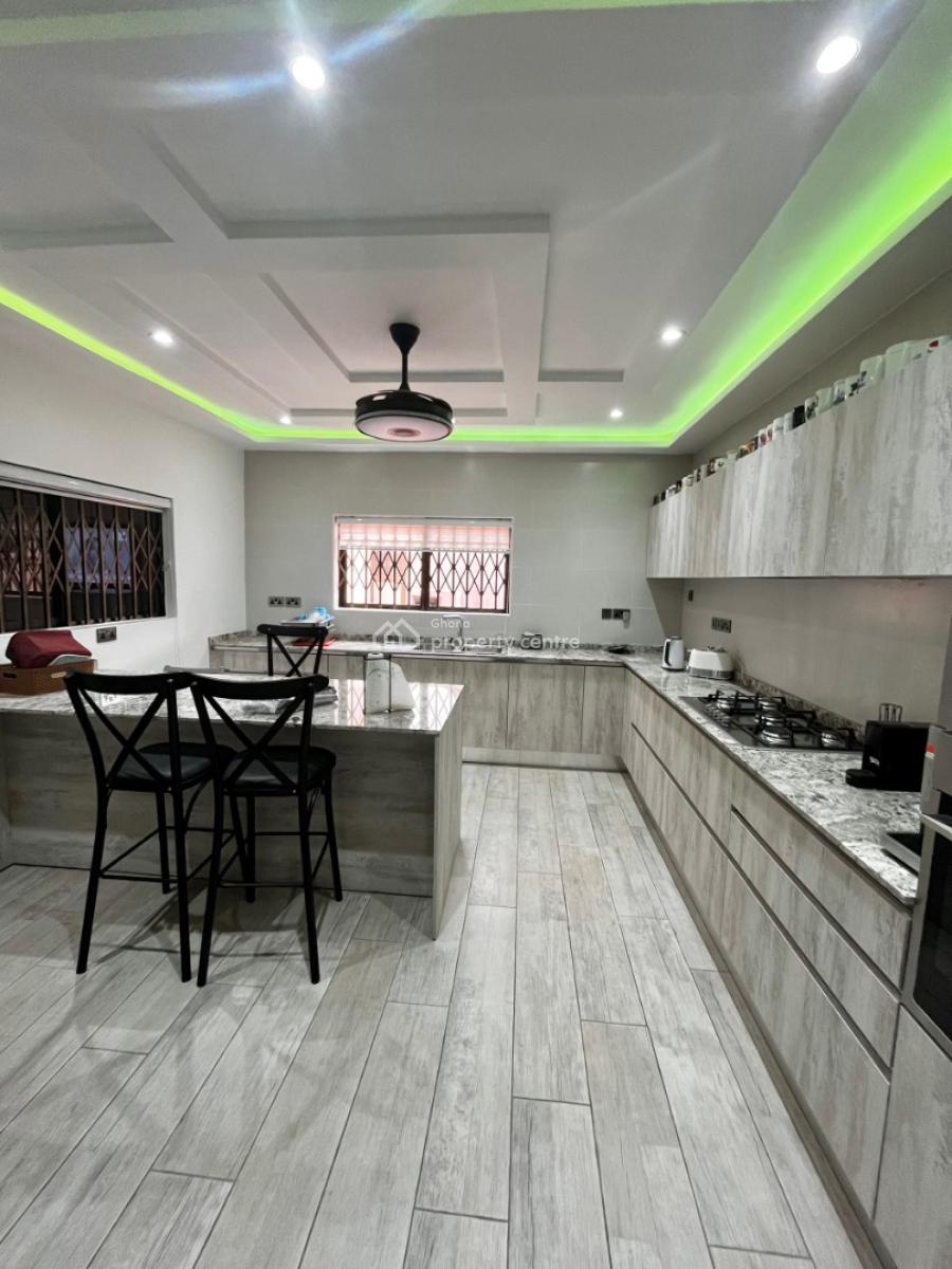 Luxury 4-bedroom House  in East Airport, East Airport, East Airport, Airport Residential Area, Accra, Detached Bungalow for Sale