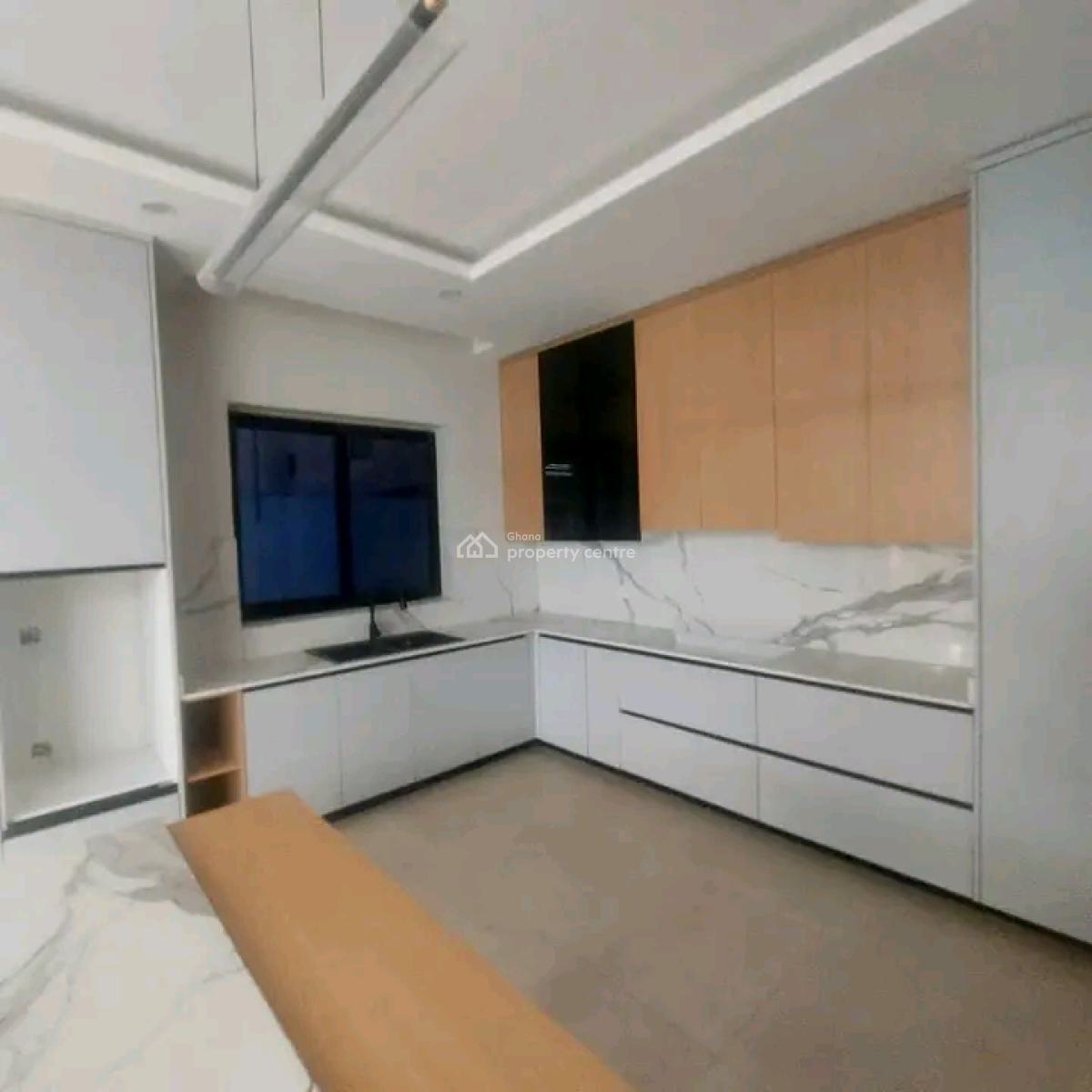 Ultra Modern 5-bedroom Townhouse @ East Airport, East Airport, Airport Residential Area, Accra, Townhouse for Sale