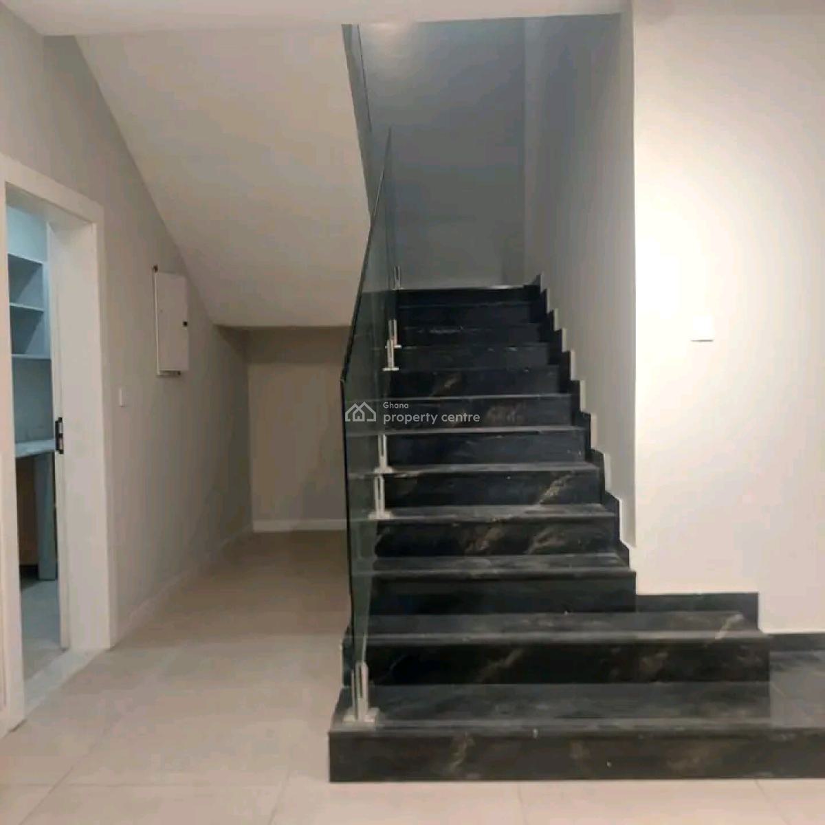 Ultra Modern 5-bedroom Townhouse @ East Airport, East Airport, Airport Residential Area, Accra, Townhouse for Sale