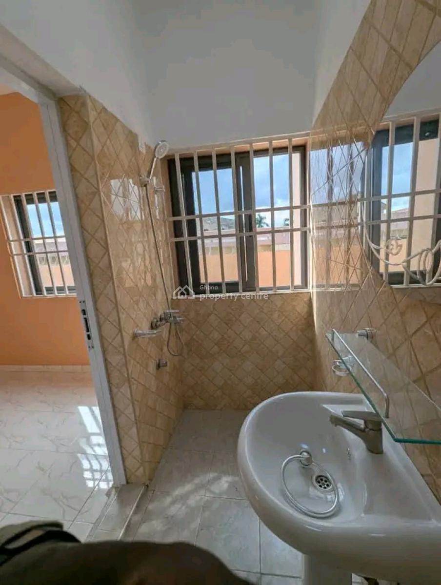 Executive 2-bedroom Apartment @ Cfc Estate, Cfc Estate, Achimota, Accra, Apartment for Rent