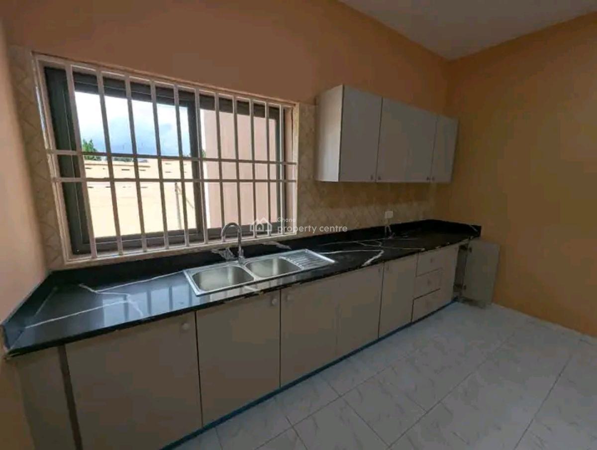Executive 2-bedroom Apartment @ Cfc Estate, Cfc Estate, Achimota, Accra, Apartment for Rent
