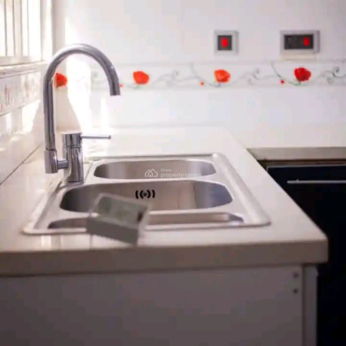 Executive 4-bedroom Townhouse, Cantonments, Accra, Townhouse for Rent