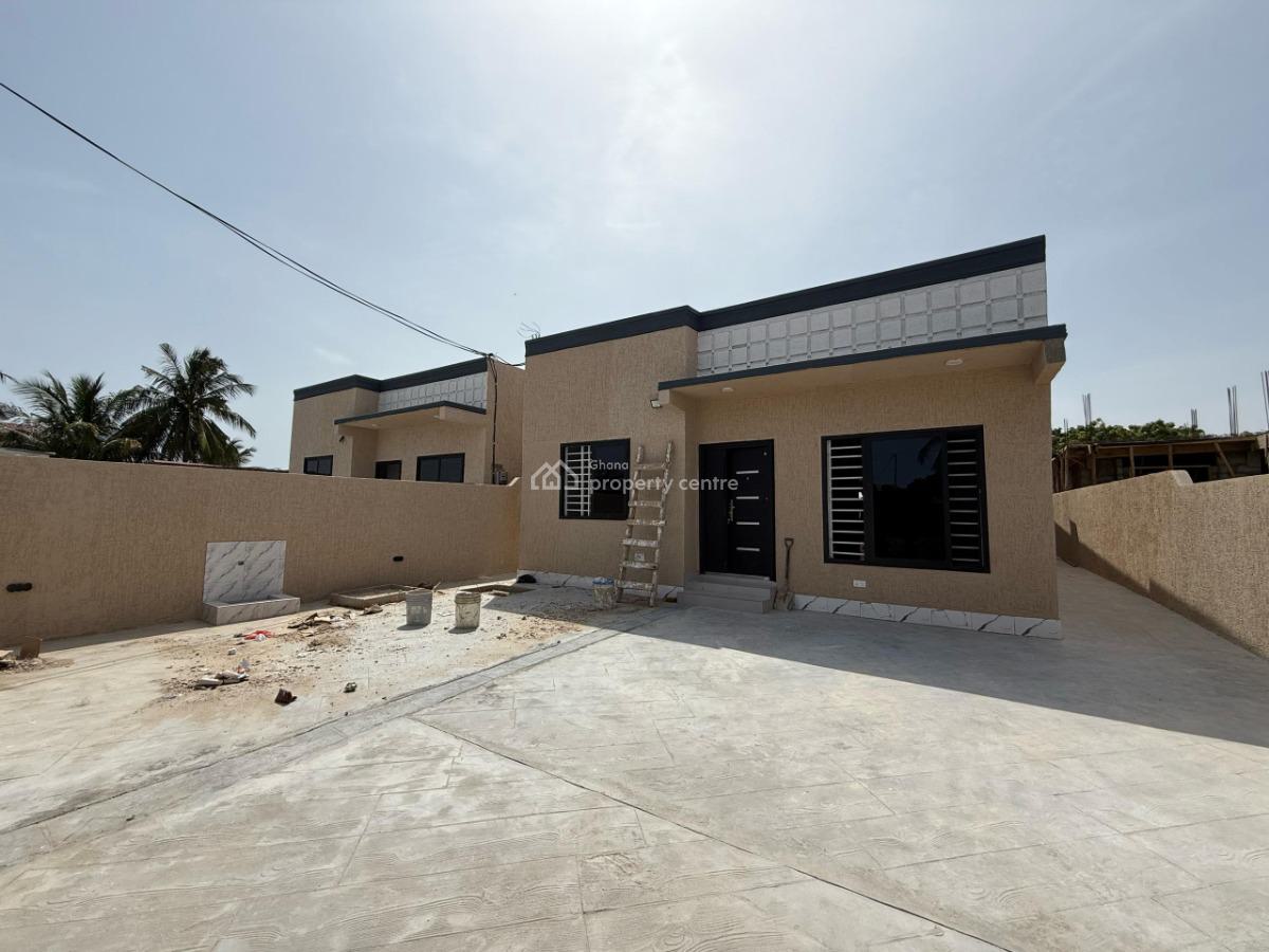 3 Bedroom Houses for Spintex Accra.   Price: Ghc 1.6million, Spintex, Spintex, Accra, Detached Duplex for Sale