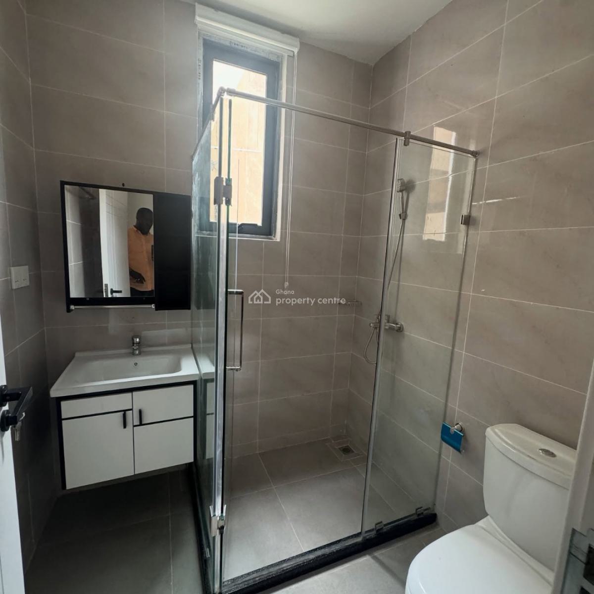 Executive Semi-furnished 2 Bedroom, Tse Addo, Accra, Apartment for Rent