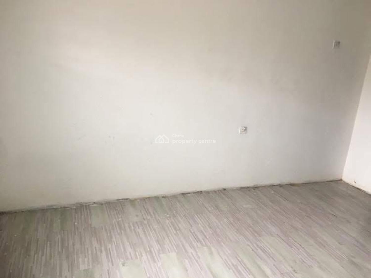 Single Room Shared Washroom, Oxford Street, Osu, Accra, Apartment for Rent