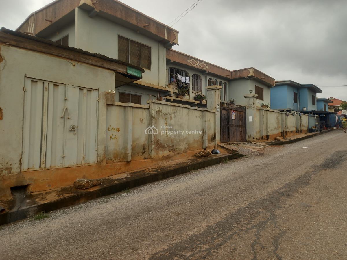 8 Bedrooms, Breman Abusuakruwa, Near Suame Markro, Magazine., Kumasi Metropolitan, Ashanti, House for Sale