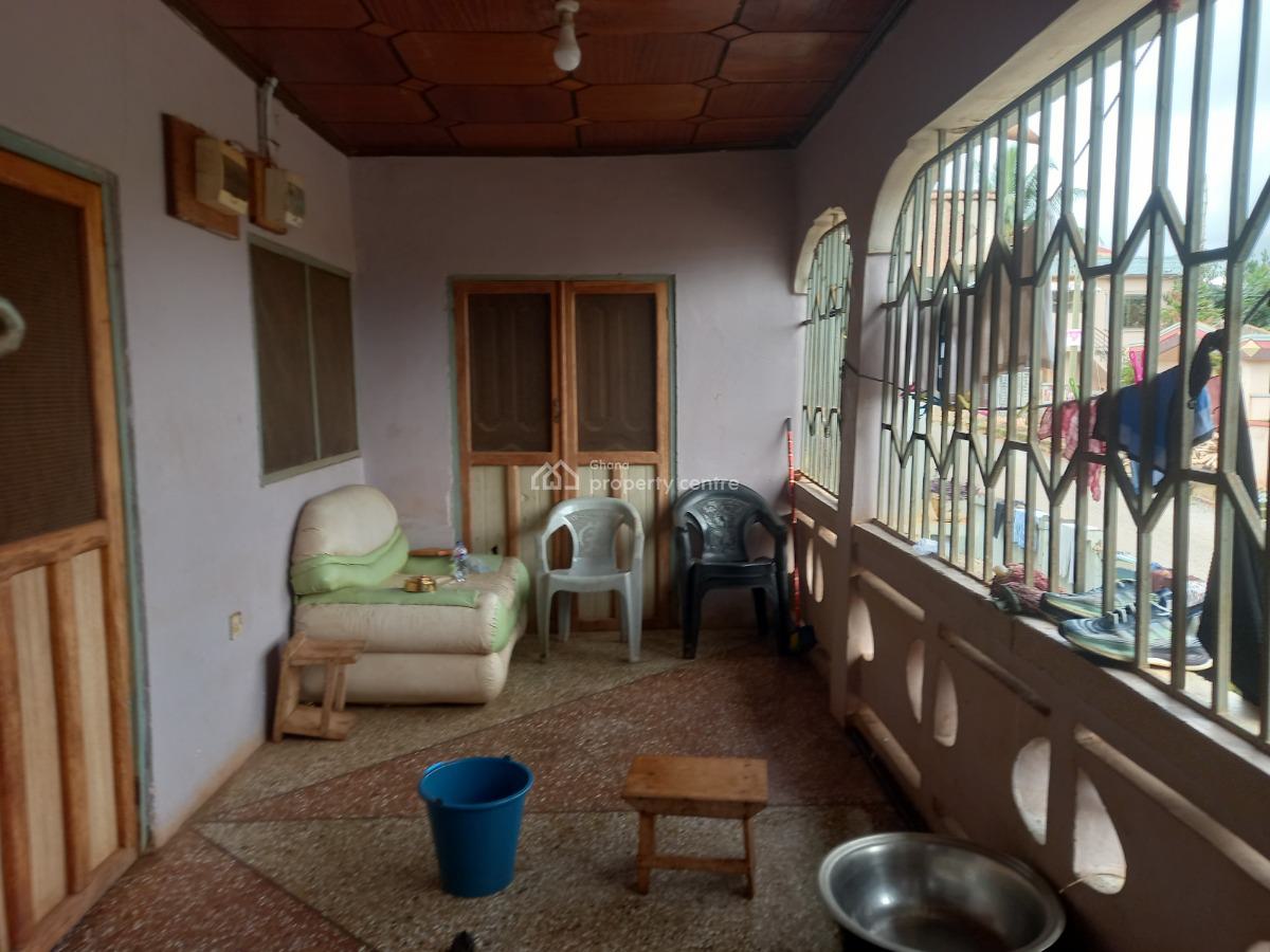 8 Bedrooms, Breman Abusuakruwa, Near Suame Markro, Magazine., Kumasi Metropolitan, Ashanti, House for Sale