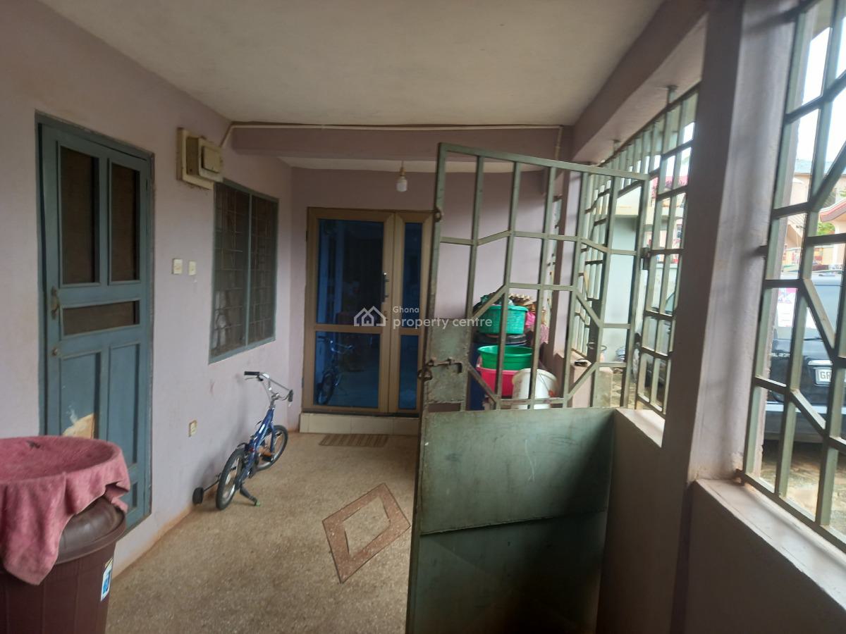 8 Bedrooms, Breman Abusuakruwa, Near Suame Markro, Magazine., Kumasi Metropolitan, Ashanti, House for Sale