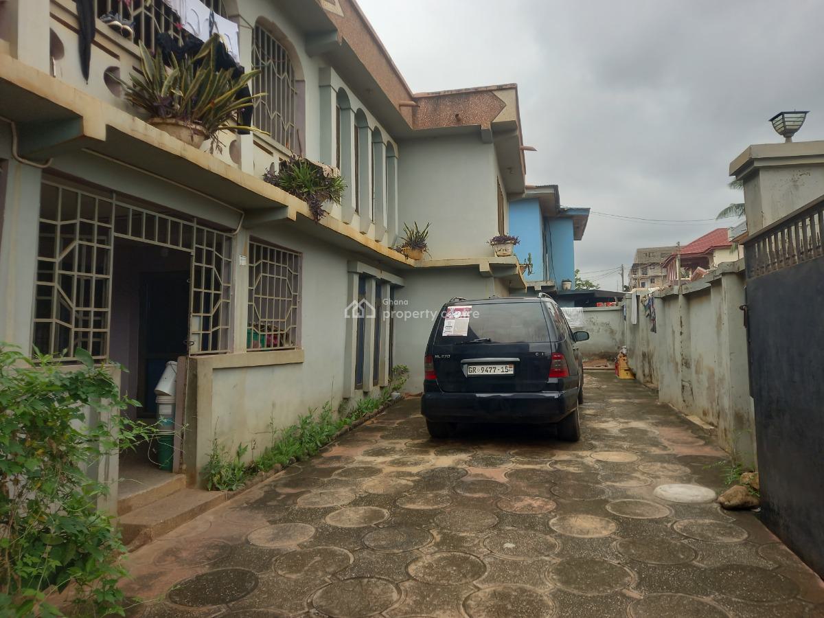 8 Bedrooms, Breman Abusuakruwa, Near Suame Markro, Magazine., Kumasi Metropolitan, Ashanti, House for Sale