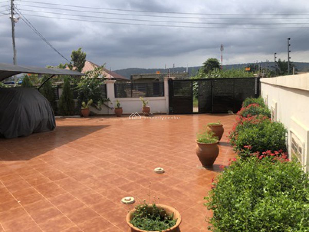 Furnished 3 Bedroom with Spacious Compound in a Good Location., Sasabi, Oyibi, Accra, Detached Bungalow for Sale