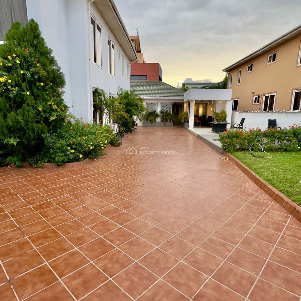 Executive 5-bedroom, Cantonments, Accra, House for Sale