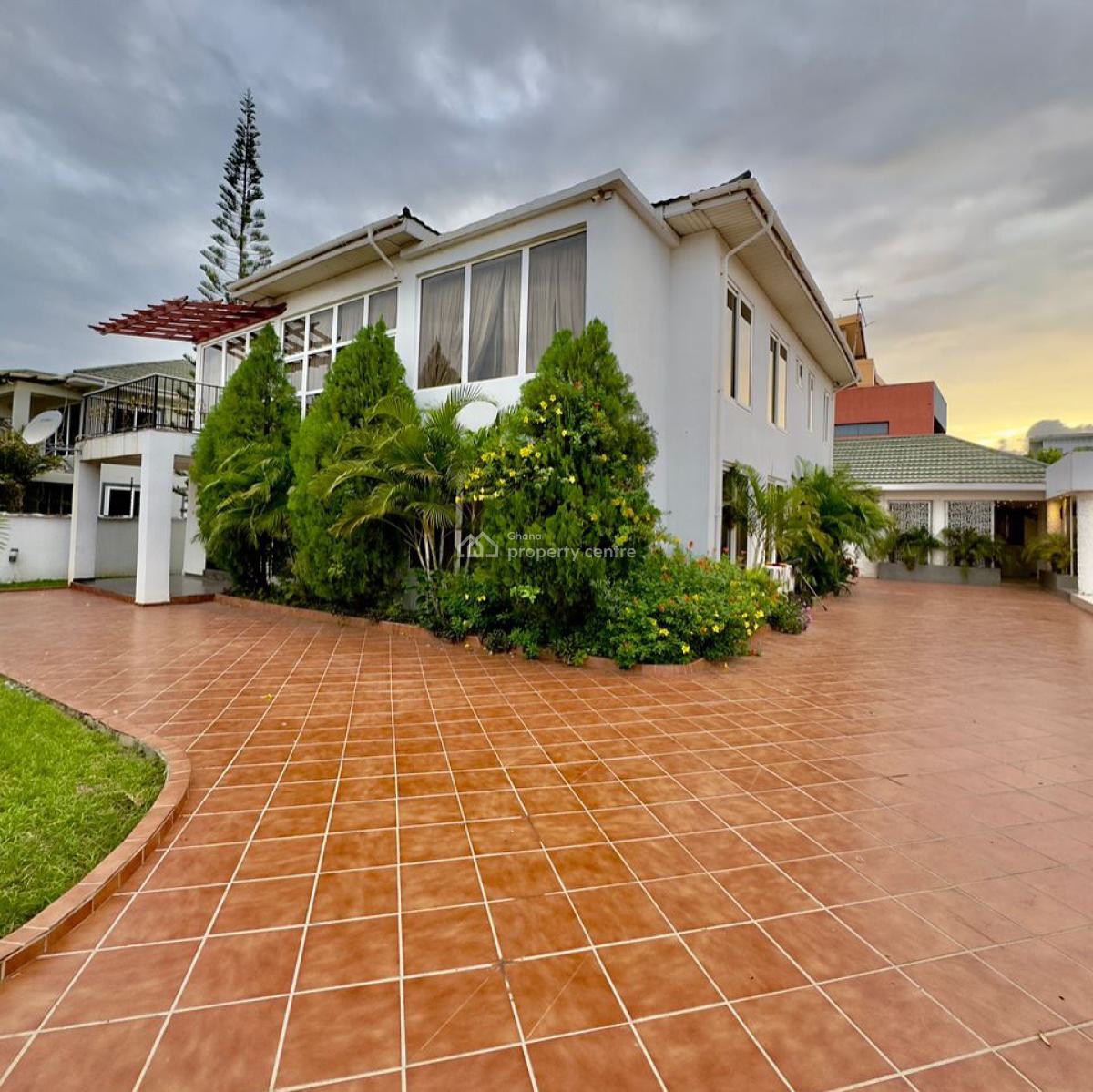 Executive 5-bedroom, Cantonments, Accra, House for Sale