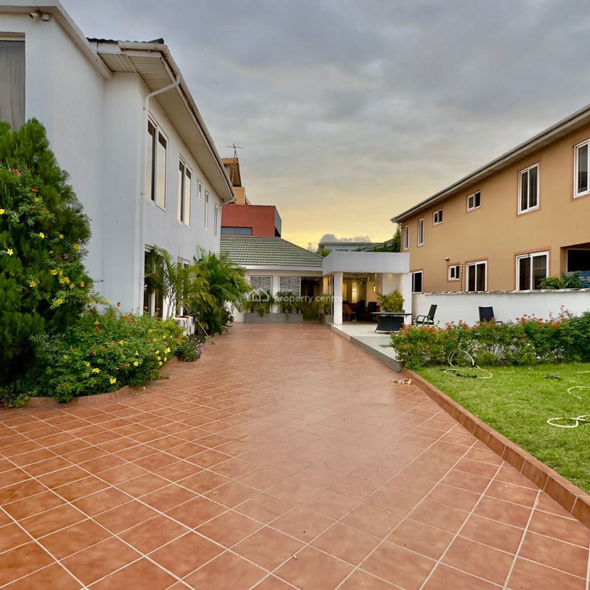 Executive 5-bedroom, Cantonments, Accra, House for Sale
