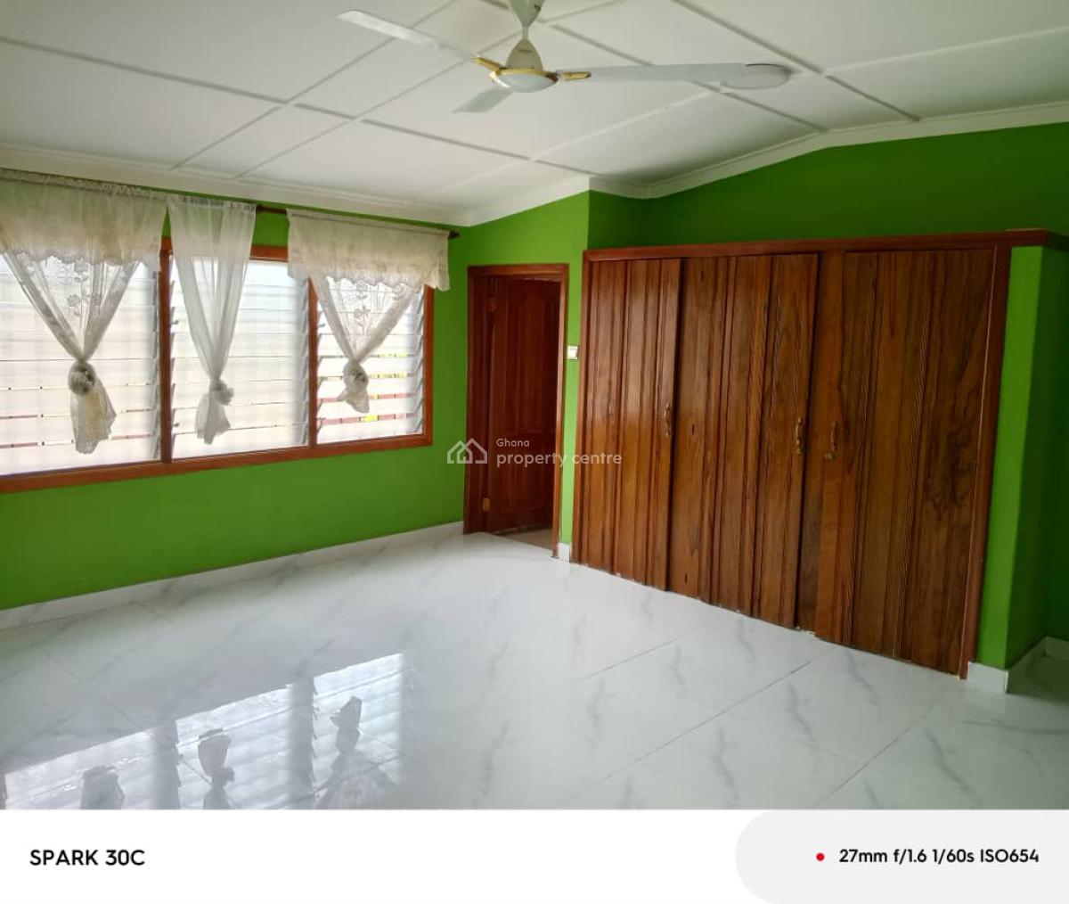 *3brm House + Shop with Very Spacious Compound @ Dansoman*, Dansoman Senior High School Area, Dansoman, Accra, House for Rent