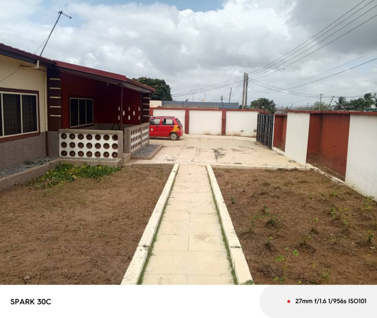 *3brm House + Shop with Very Spacious Compound @ Dansoman*, Dansoman Senior High School Area, Dansoman, Accra, House for Rent