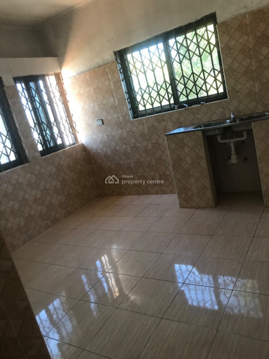 2 Bedroom Apartment, Kasoa New Market, Kasoa, Awutu-senya East, Central Region, Detached Bungalow for Rent