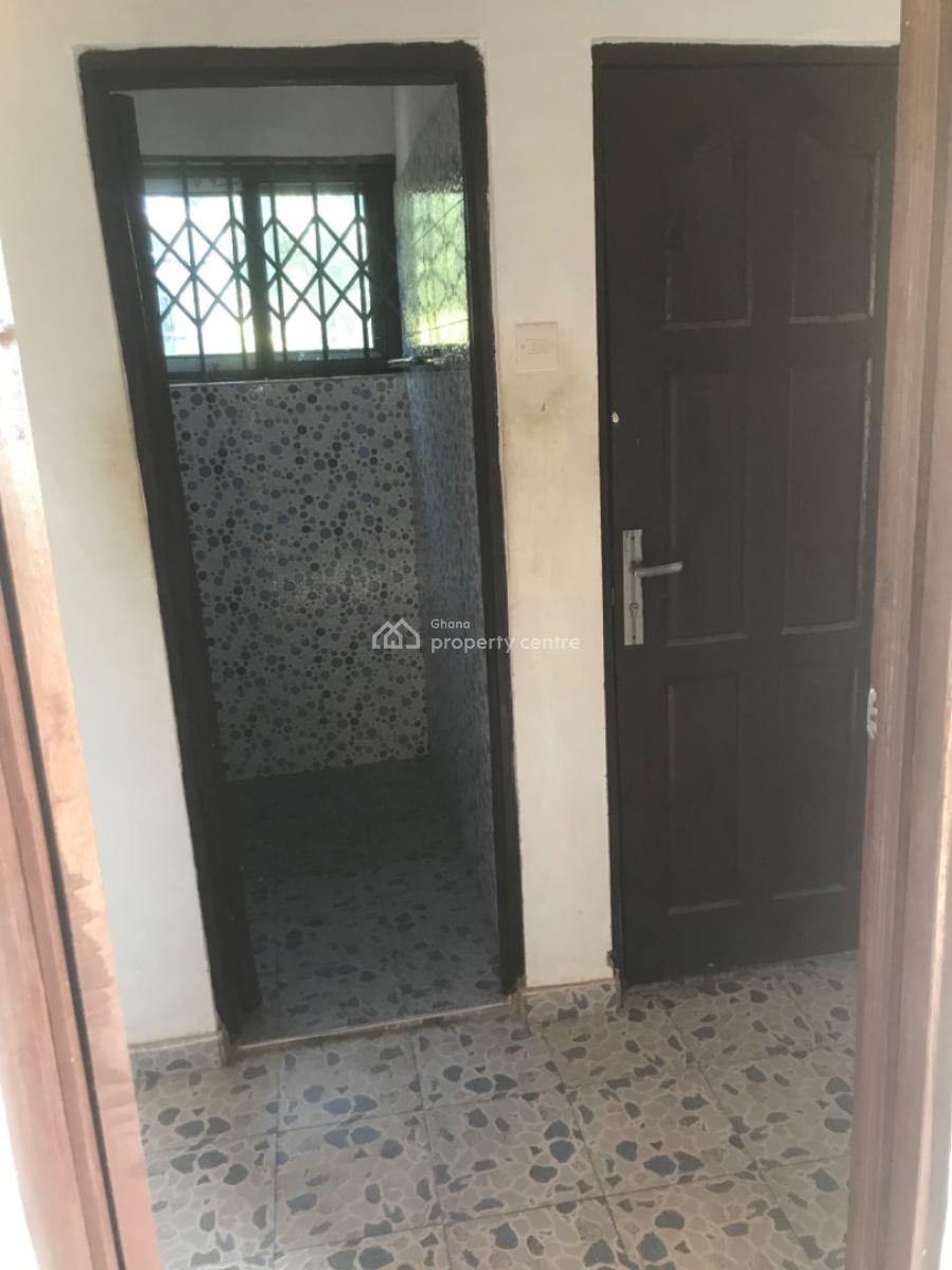 2 Bedroom Apartment, Kasoa New Market, Kasoa, Awutu-senya East, Central Region, Detached Bungalow for Rent
