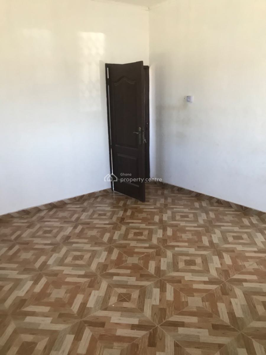 2 Bedroom Apartment, Kasoa New Market, Kasoa, Awutu-senya East, Central Region, Detached Bungalow for Rent