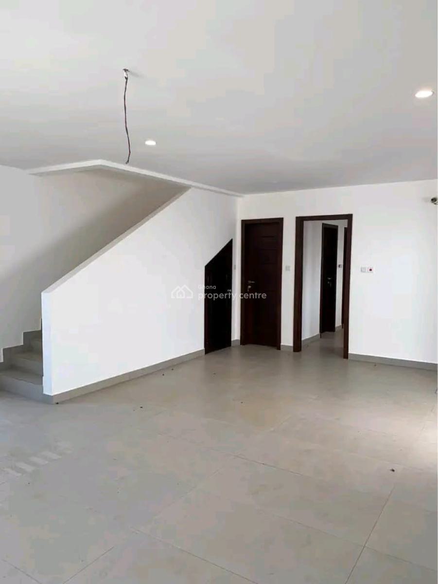 Ultra Modern 3-bedroom Townhouse @ Tema Comm.26, Community 26, Tema, Accra, House for Sale