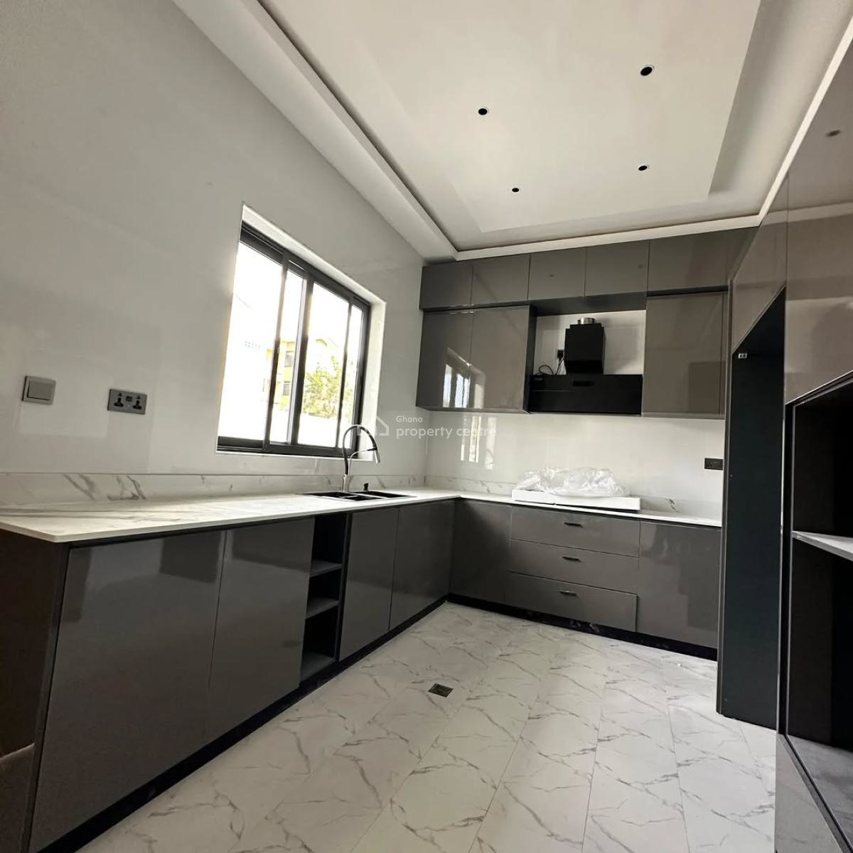 Executive Gated Community  4 Bedrooms, Adenta Municipal, Accra, House for Sale